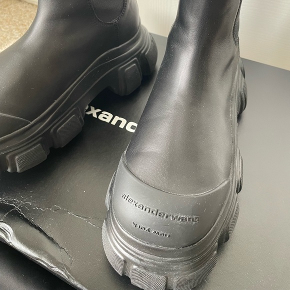 Alexander Wang Storm Chelsea Boots Sculpture Chunky Sole Black Leather Size 38 - Picture 6 of 6